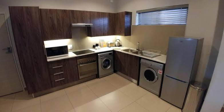 Sandton Luxury Apartments ヨハネスブルグ エクステリア 写真